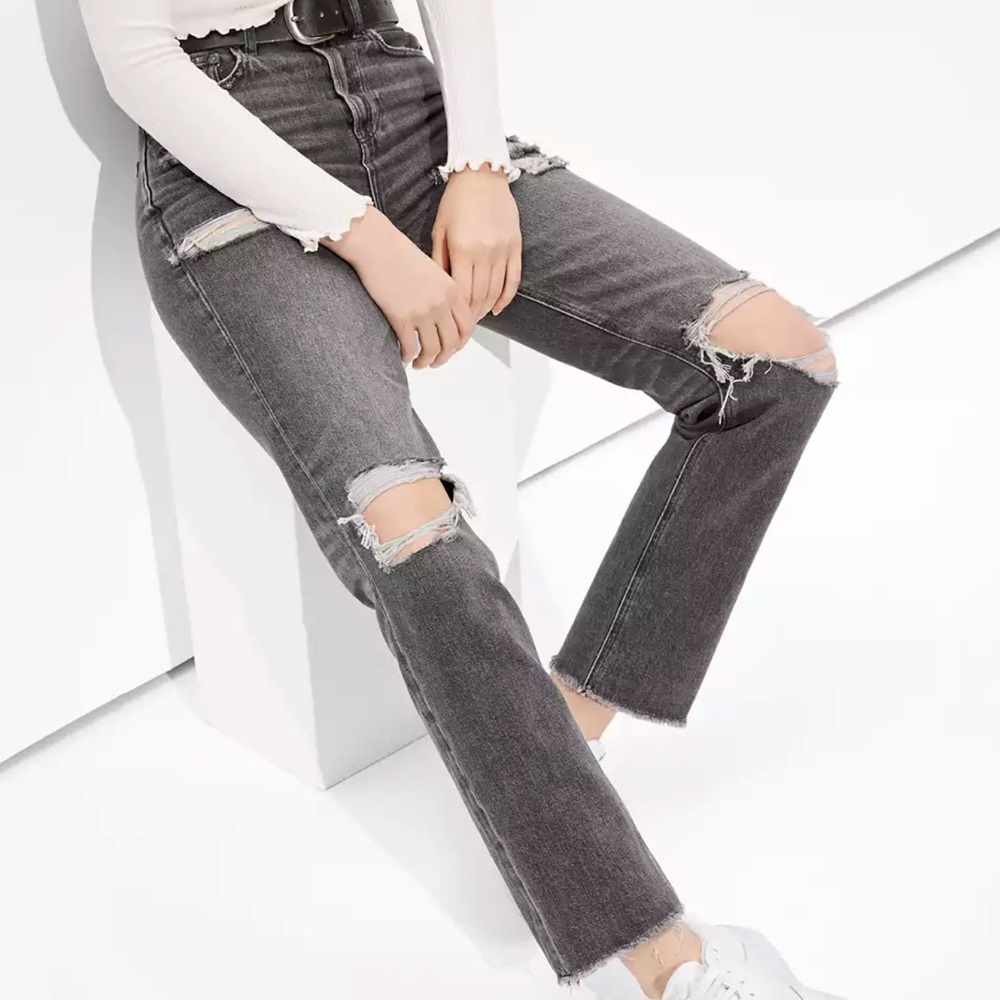 American Eagle 90s style jeans